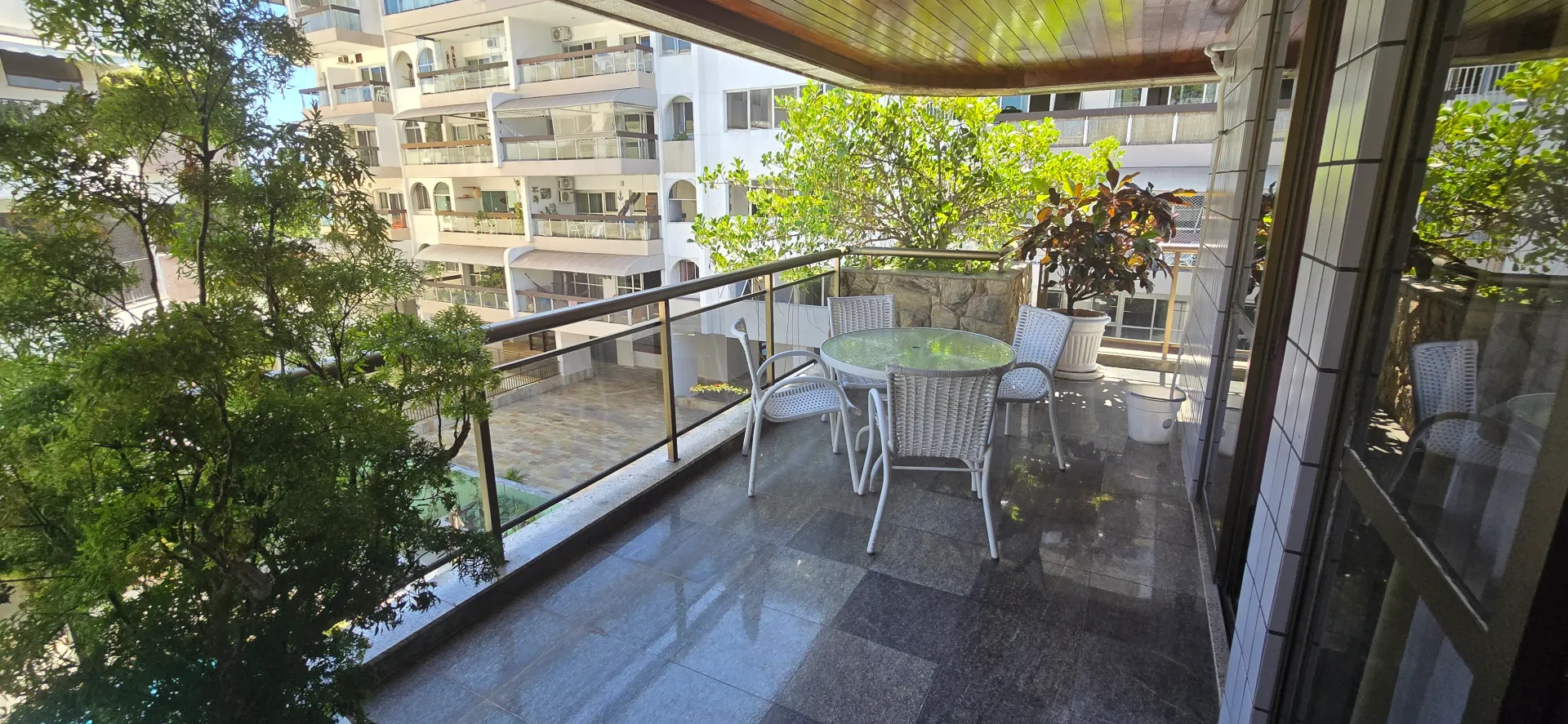 Penthouse with 4 bedrooms and 3 bathrooms — photo 39