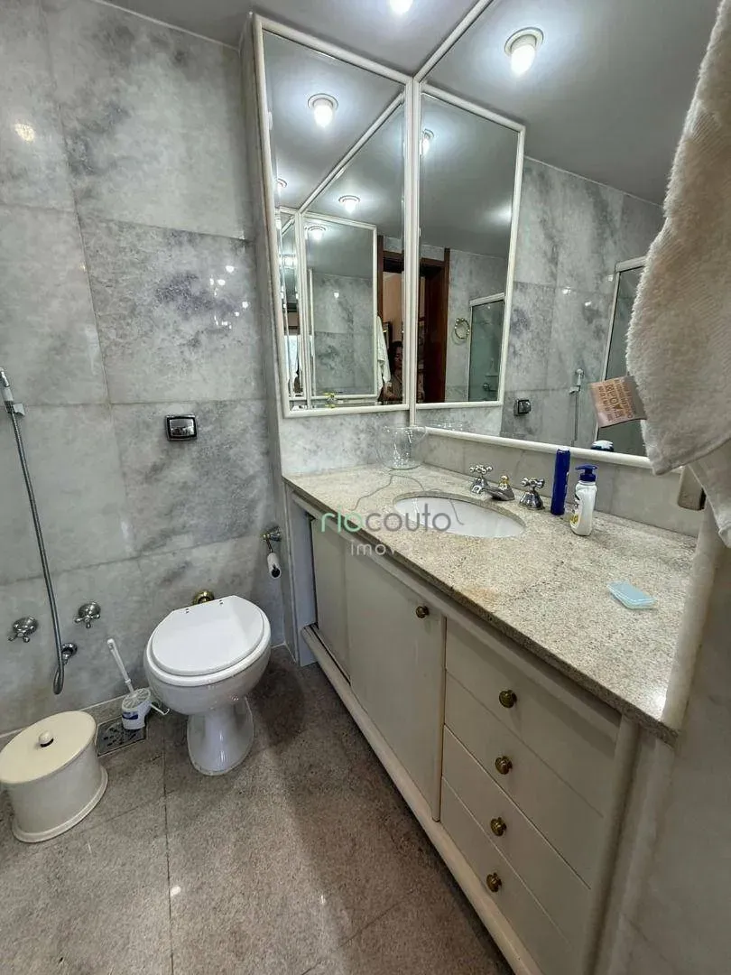 Unfurnished rental apartment with 2 bedrooms and 3 baths — photo 34