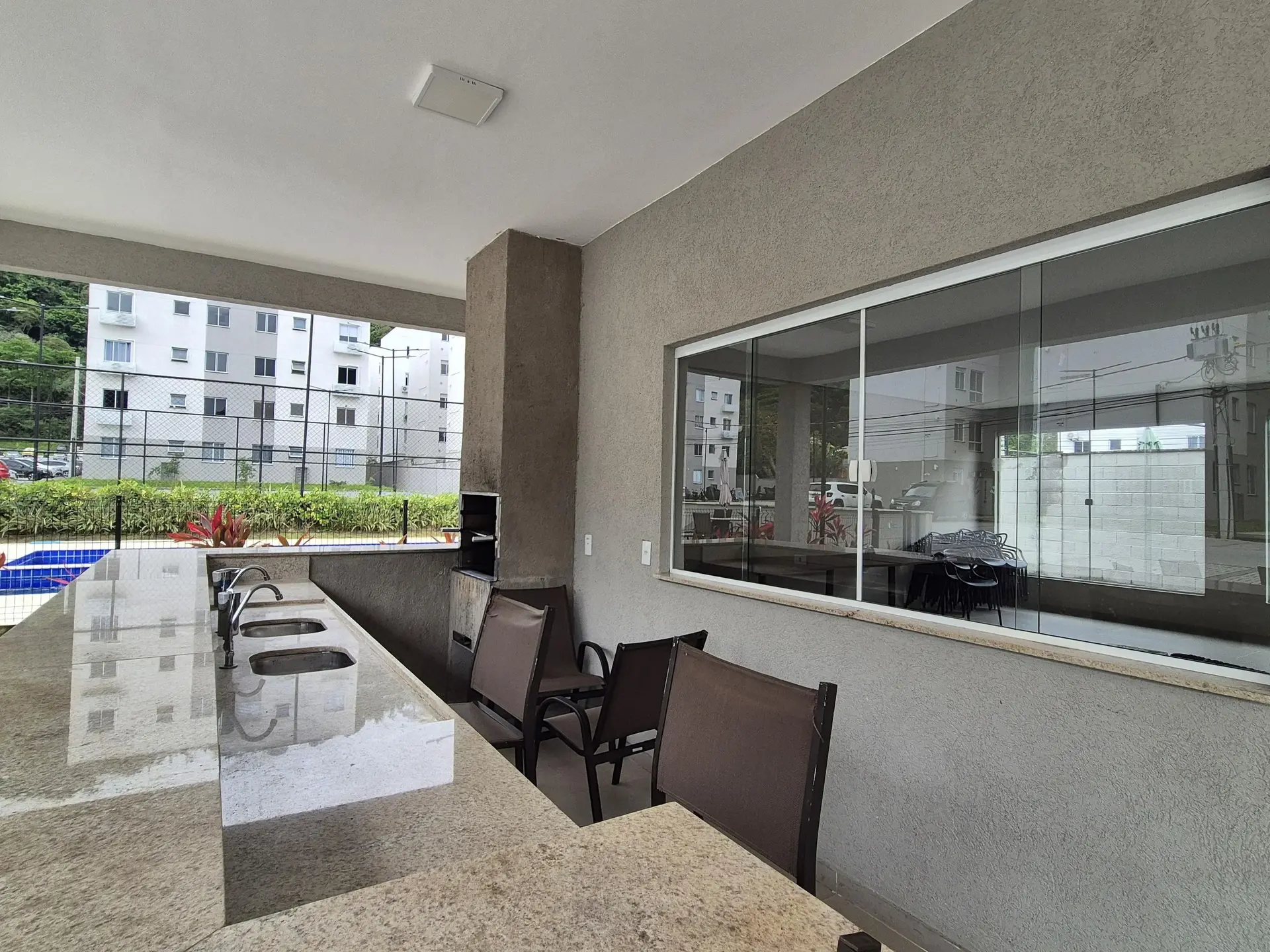 2-bedroom apartment in a building with a gym — photo 29