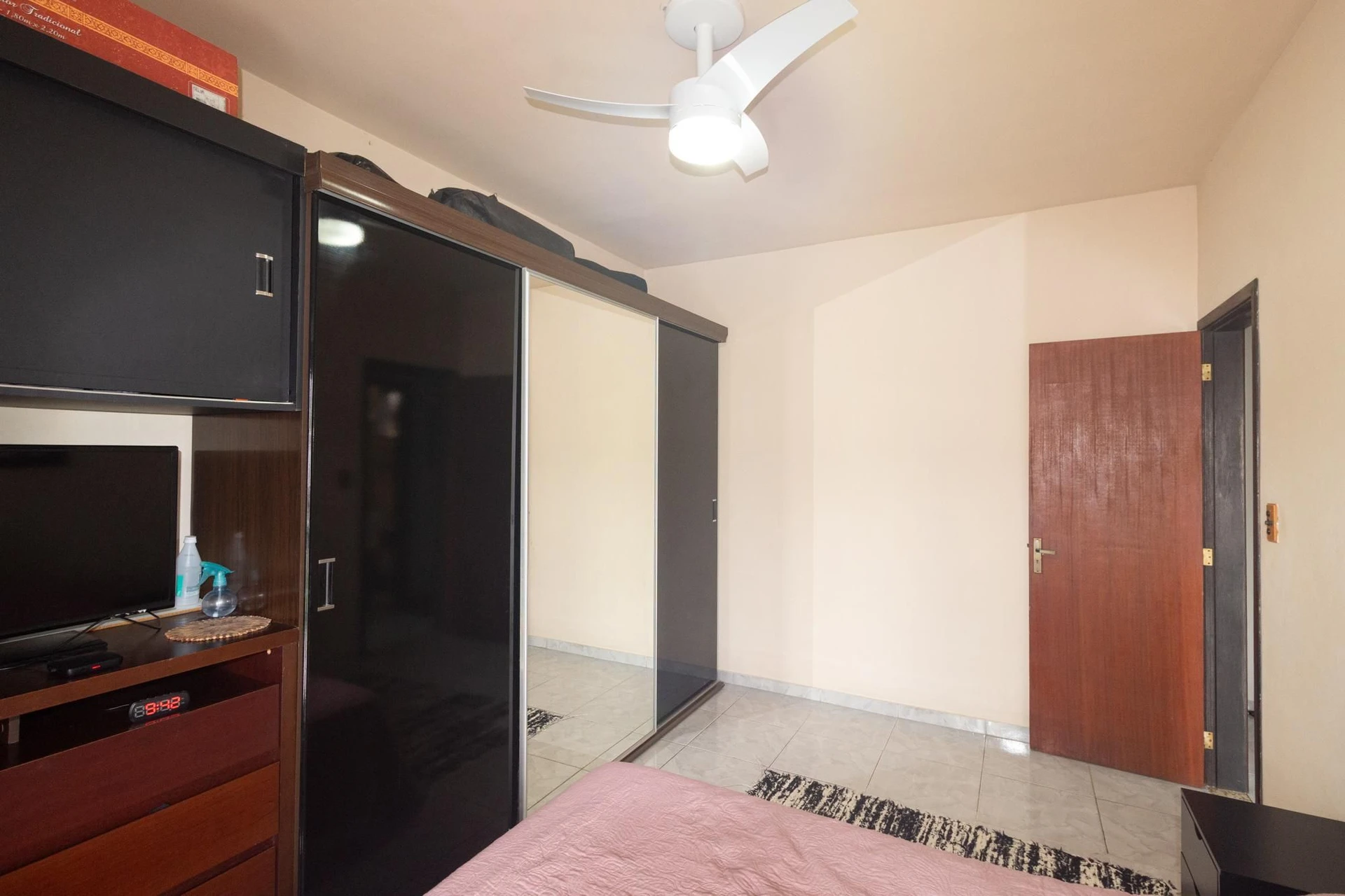 Casa amueblada con 2 dormitorios y parrilla en el balcón — photo 10