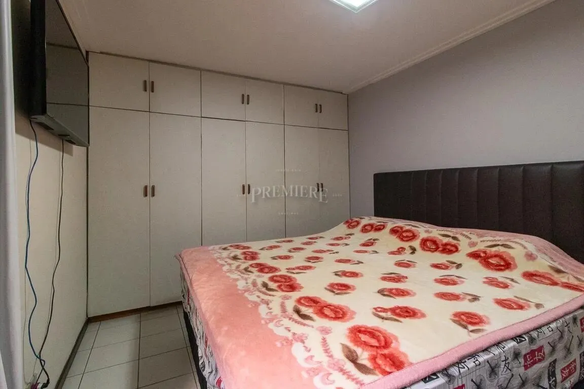 Furnished house with desk area and 6 bedrooms — photo 20