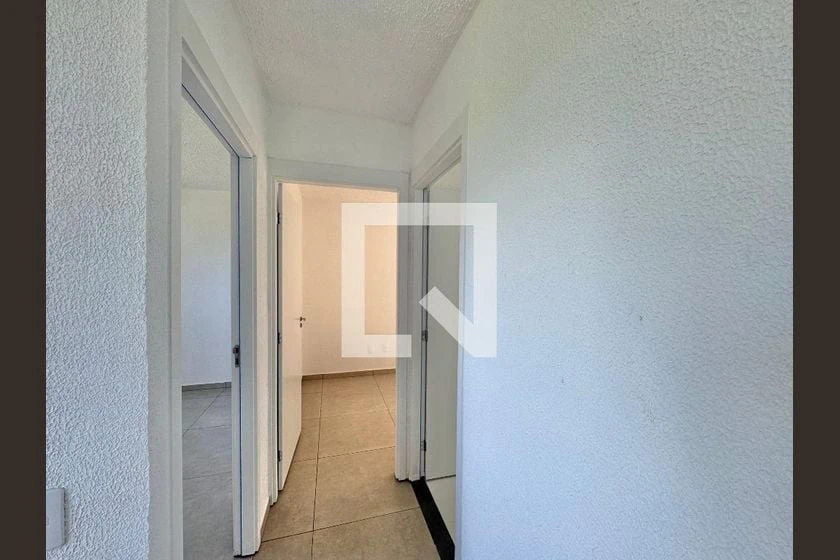 2-bedroom apartment with a glass shower enclosure — photo 4