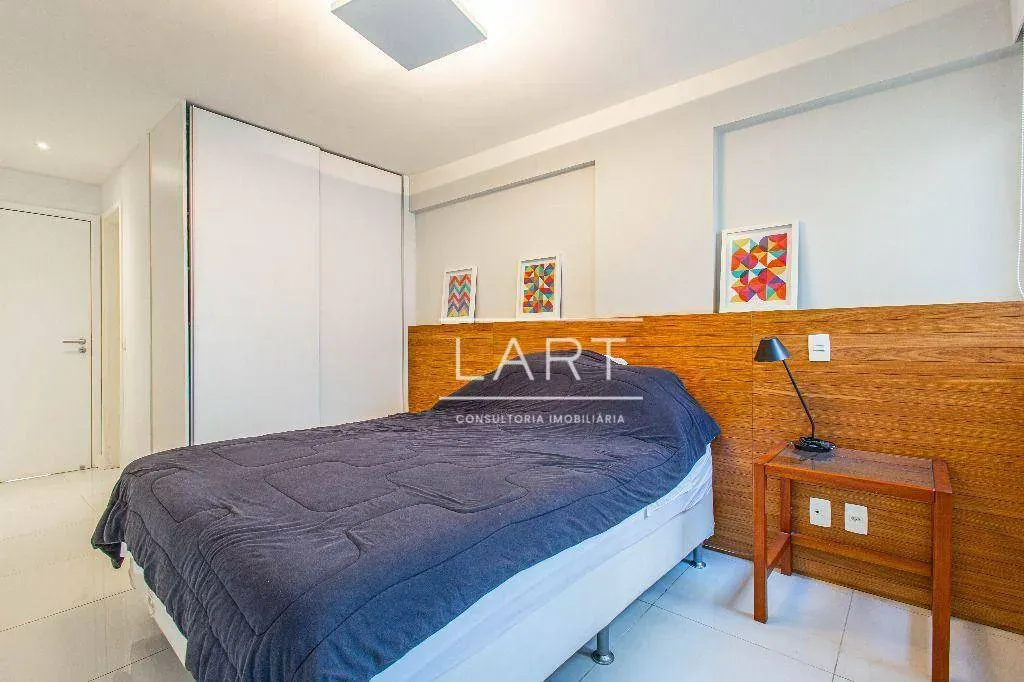 Apartamento com 2 dormitórios e varanda de vidro — photo 26