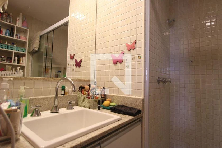 Furnished apartment, 112 m², with a glass-enclosed balcony — photo 36