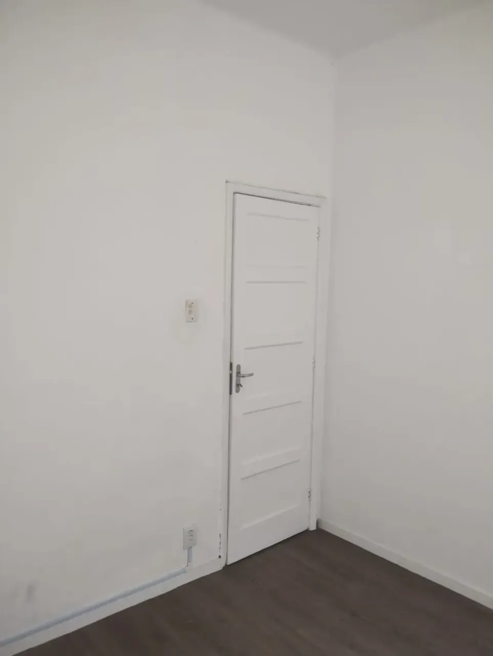 Unfurnished apartment with 2 bedrooms and a separate kitchen — photo 15