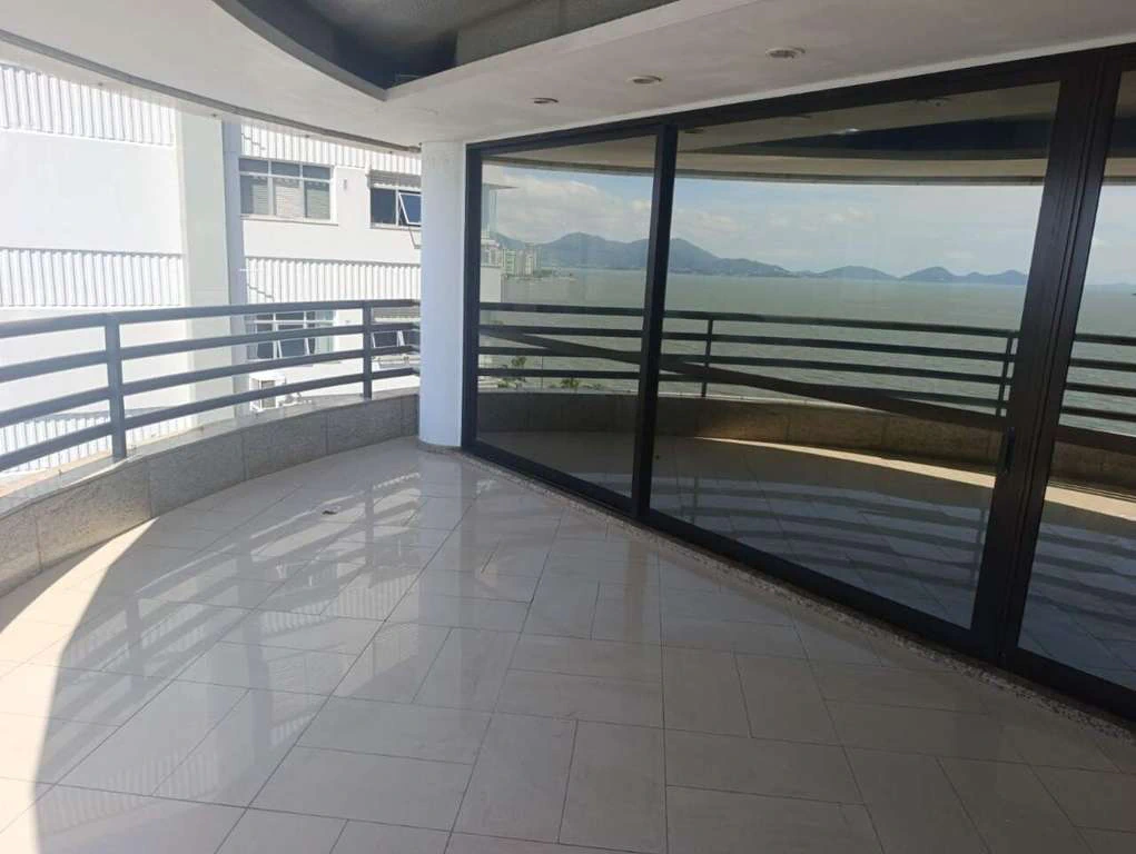 Apartamento de 240 m² con 3 suites y 2 plazas de garaje — photo 3