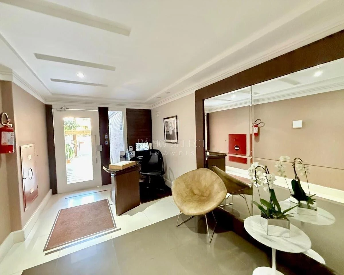 Furnished apartment with 2 bedrooms and glass balcony — photo 42