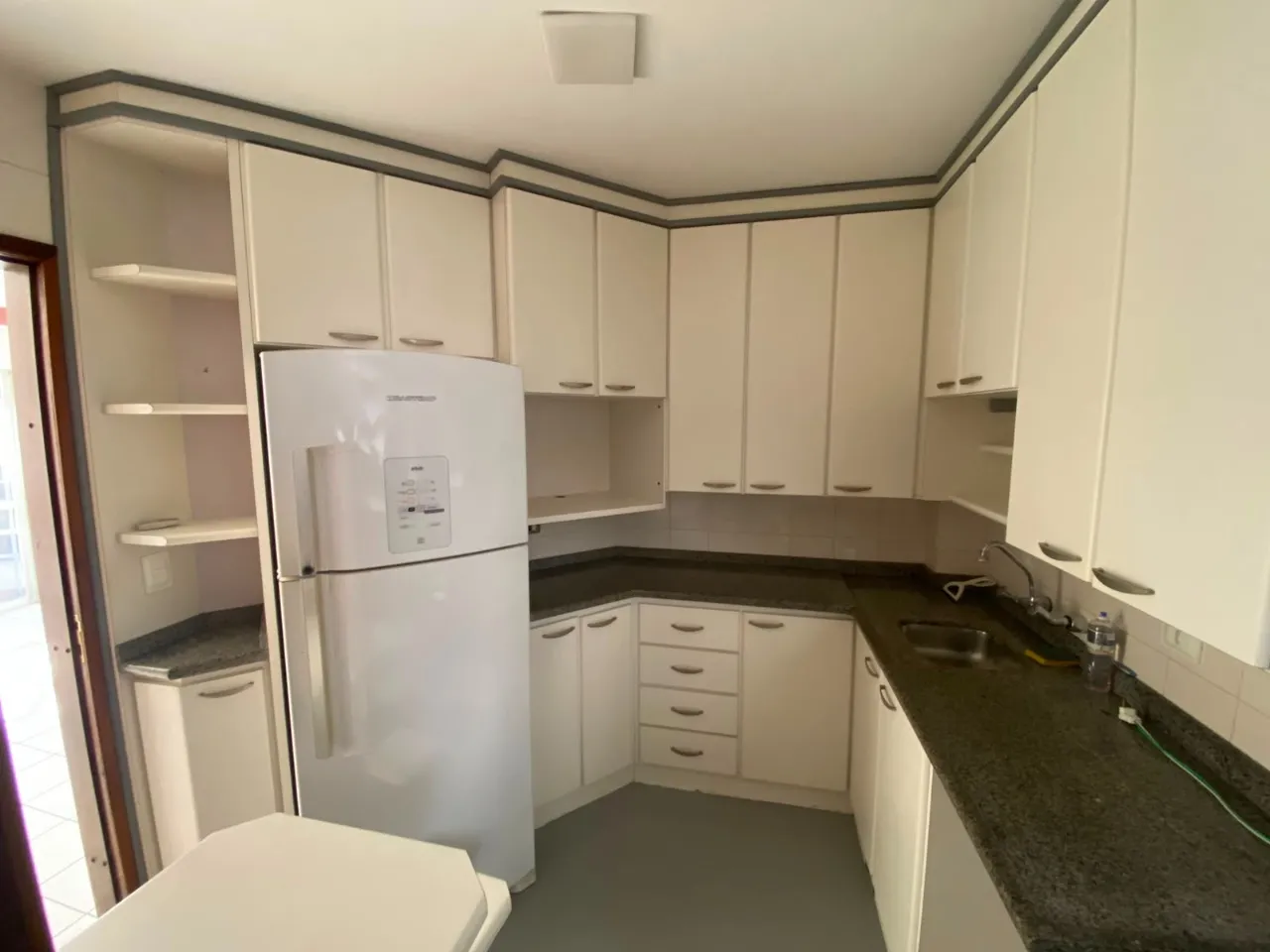 Furnished 111 m² apartment with 3 bedrooms and balcony — photo 9