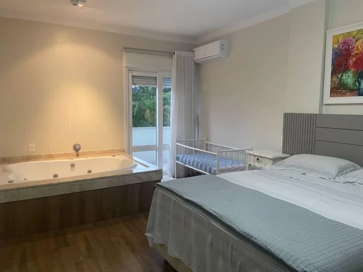 Ванна та 4 спальні: будинок 258 м² — photo 7