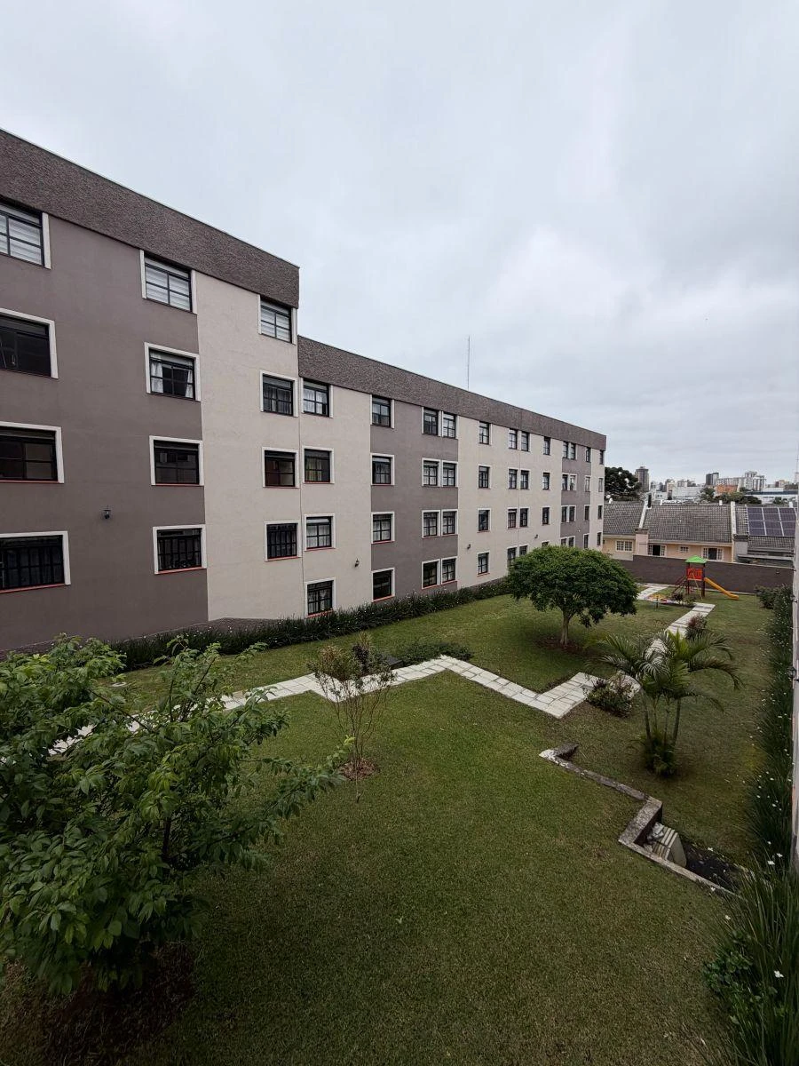 3-bedroom apartment with wood or laminate floors in Curitiba — photo 10