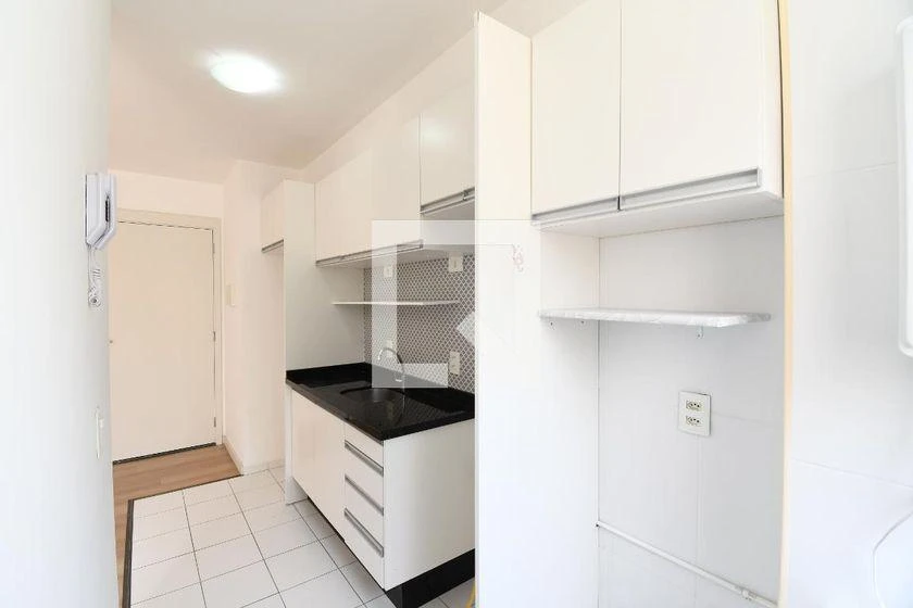 Wood or laminate floors in a 2-bedroom apartment, 86 m² — photo 10