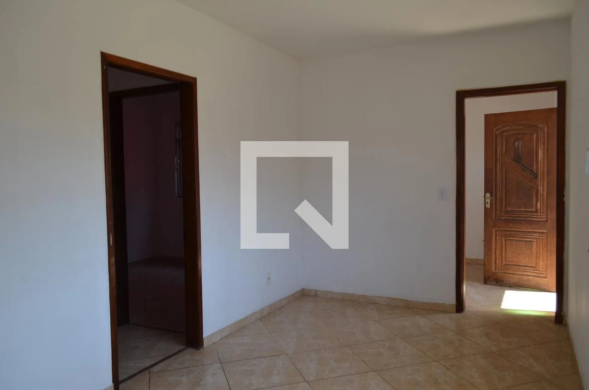 Unfurnished house with 2 bedrooms and private garden — photo 2