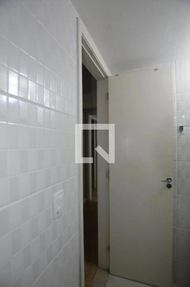 1 quarto e piso de madeira ou laminado: apartamento de 67 m² — photo 10