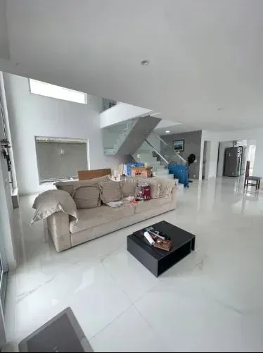Furnished house with 5 bedrooms and integrated kitchen — photo 1