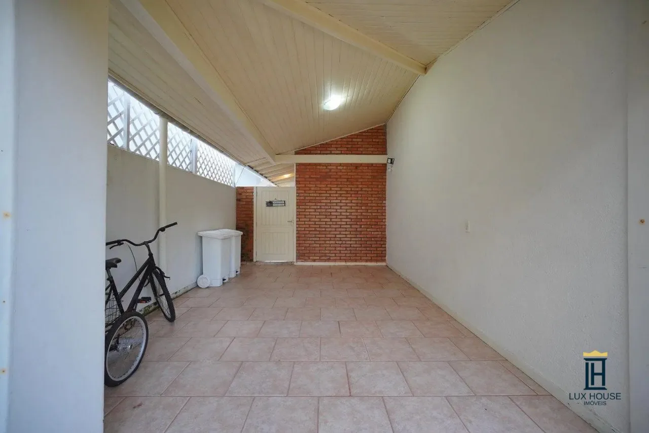 Casa de 3 dormitorios con ventanales de piso a techo — photo 29