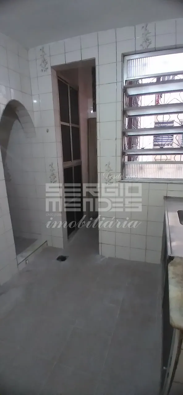 Unfurnished 3-bedroom apartment with a separate kitchen — photo 3