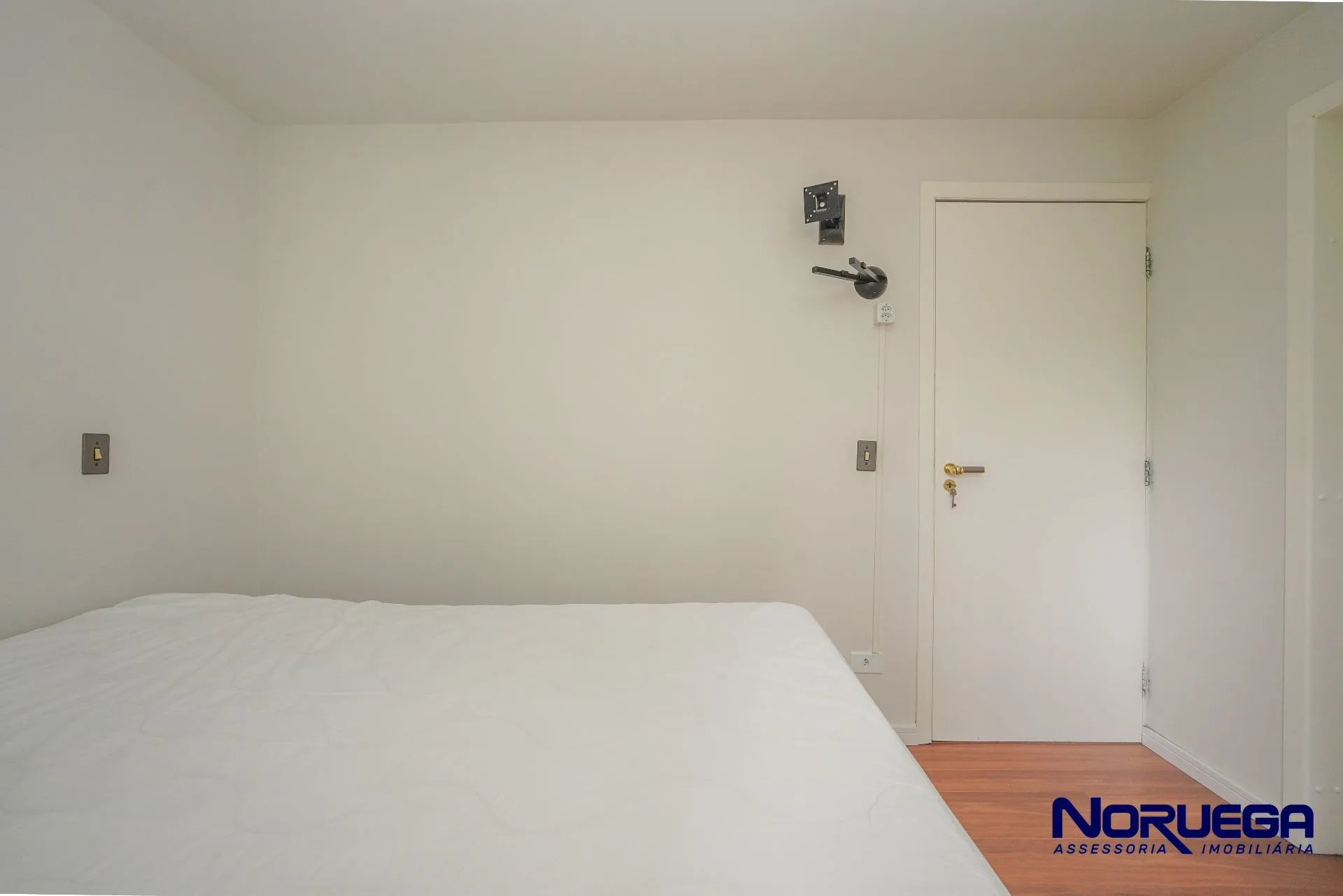 Apartamento com piso de madeira ou laminado, Cristo Rei — photo 19