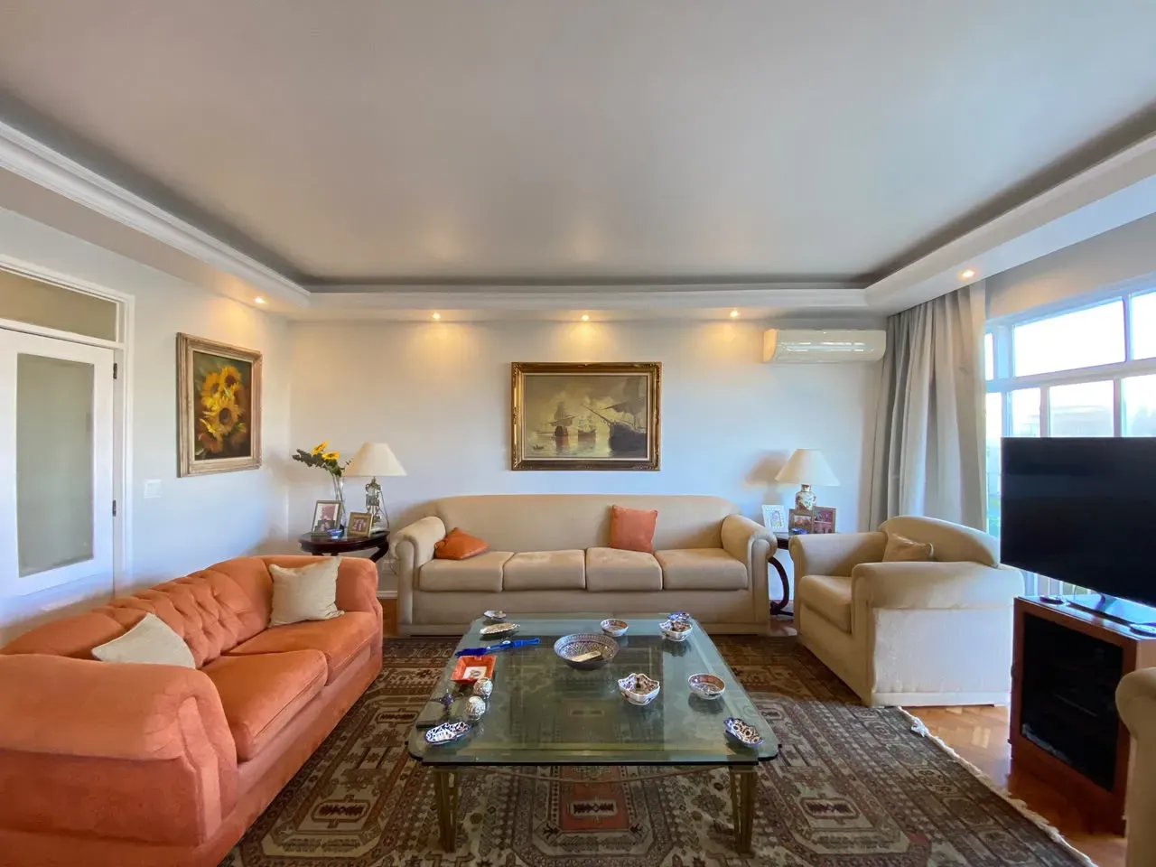 Furnished 248 m² apartment with 4 bedrooms and 4 baths