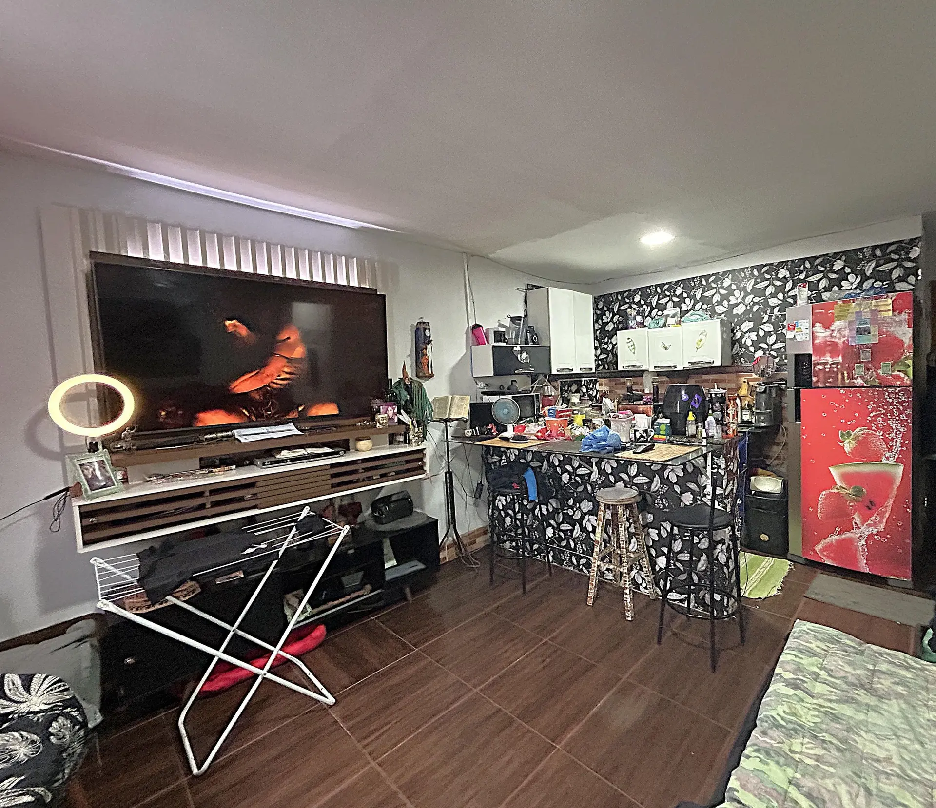 Apartamento mobiliado com 3 quartos e 2 banheiros