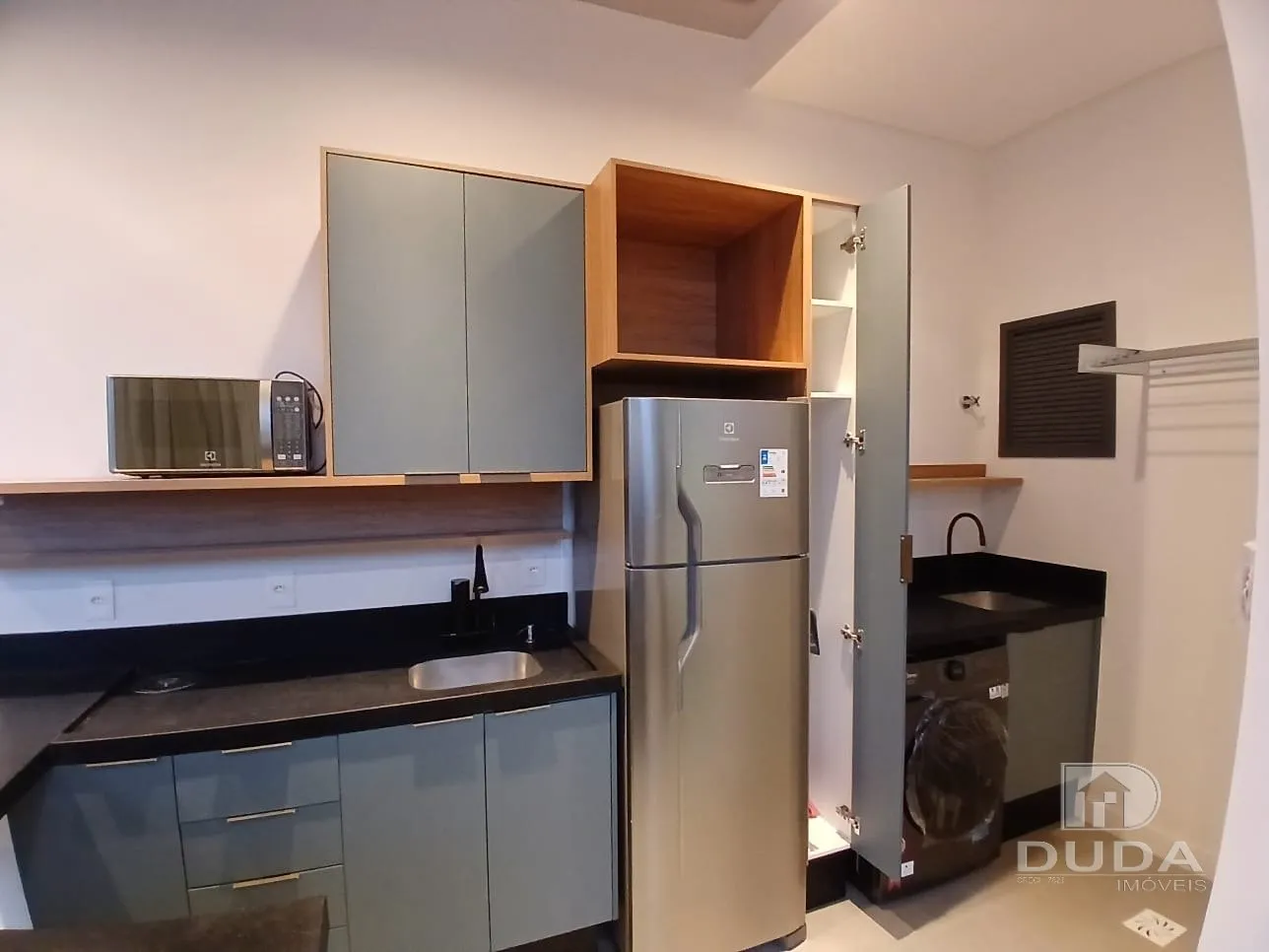 Furnished 1-bedroom apartment with balcony grill — photo 29