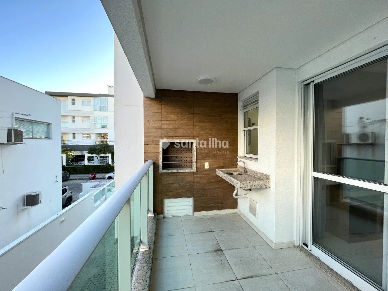 Furnished 2-bedroom apartment with balcony — photo 8