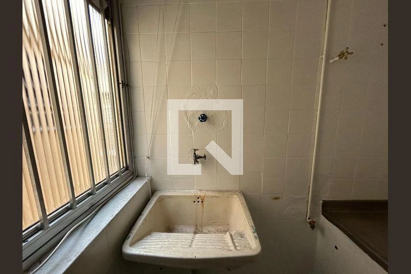 2-bedroom apartment with closed kitchen and parking