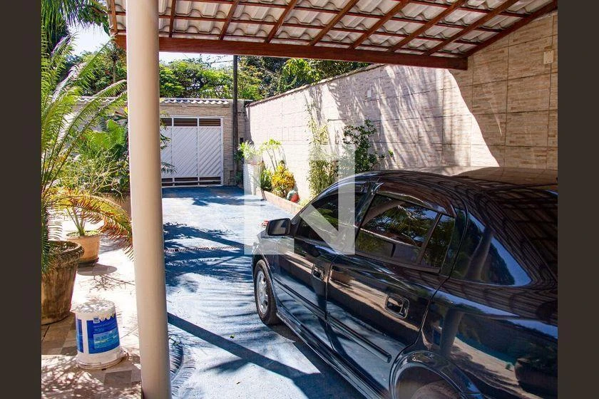 180 m² house with 3 bedrooms, 5 bathrooms, and parking — photo 39