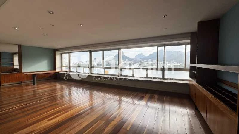 Apartamento de 240 m² com 3 quartos e vista marcante — photo 20