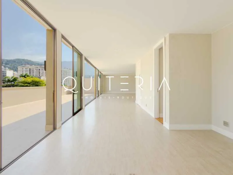 Penthouse apartment with 4 bedrooms and a balcony — photo 4