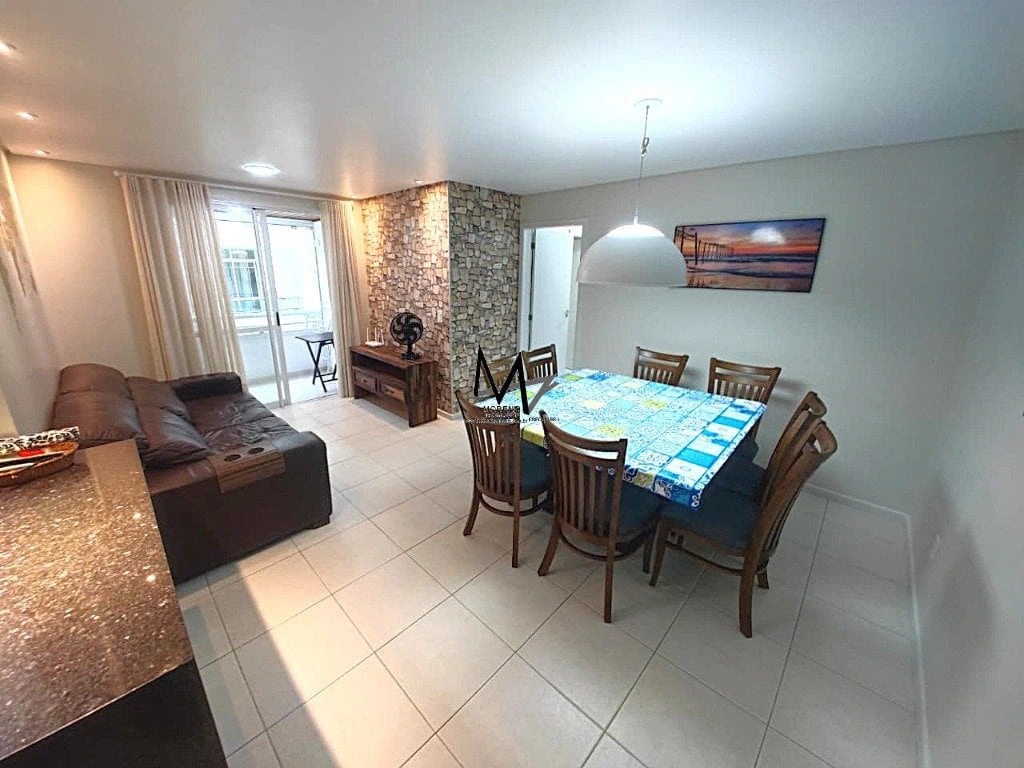 Balcony with a grill in a 3-bedroom apartment, 99 m²