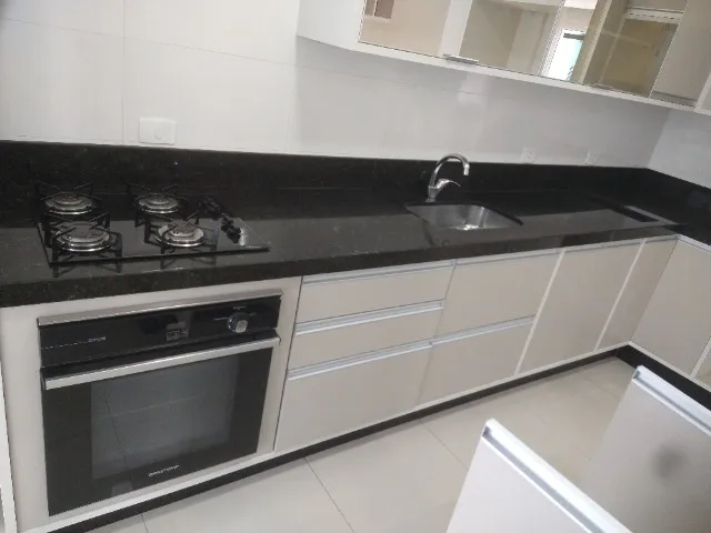 3-bedroom apartment with a home office in Curitiba — photo 4