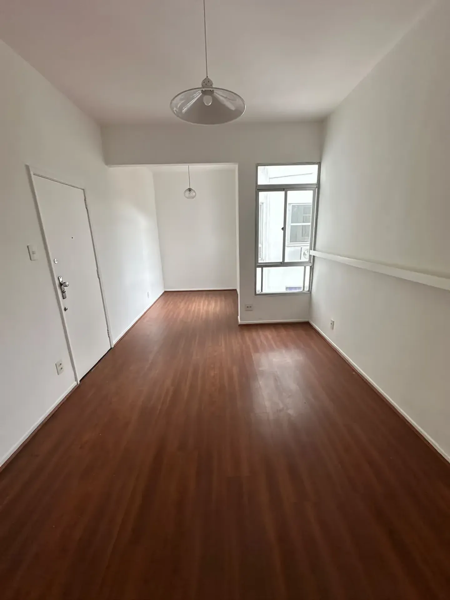 Wood or laminate floors in a 2-bedroom apartment, 72 m² — photo 11