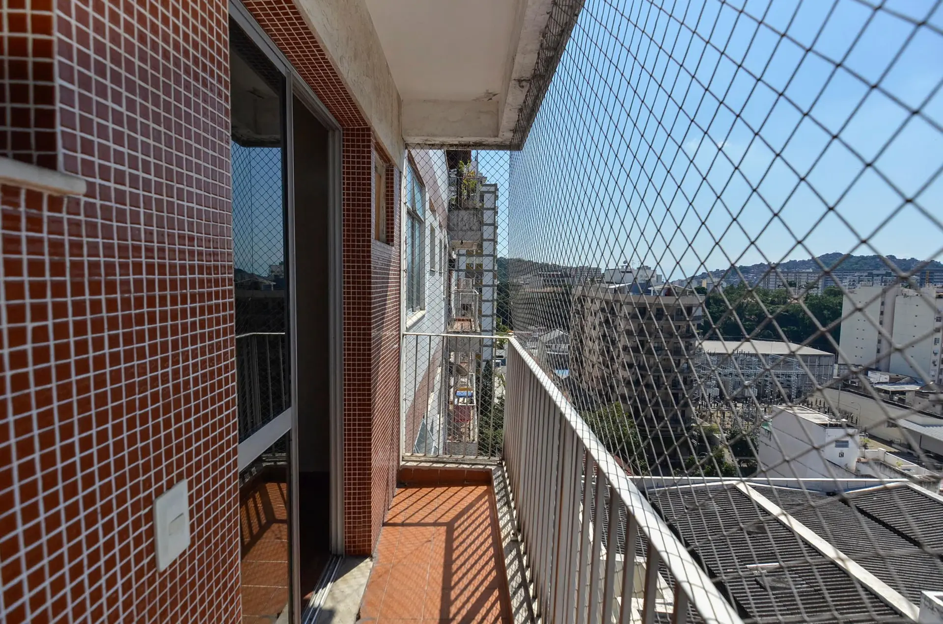 Unfurnished apartment with 3 bedrooms and 2 parking spots — photo 24