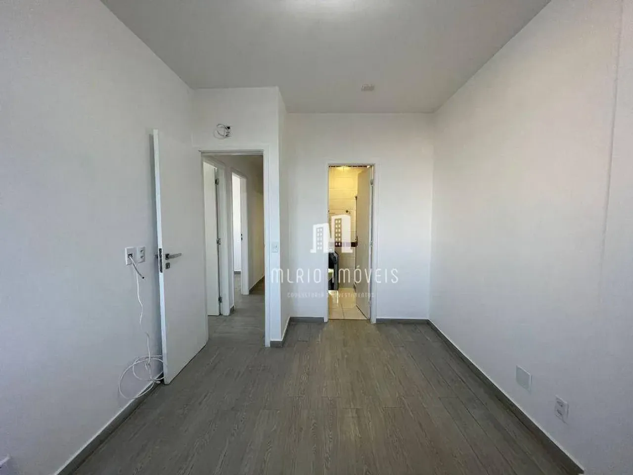 3-bedroom apartment with tile floors and balcony — photo 18