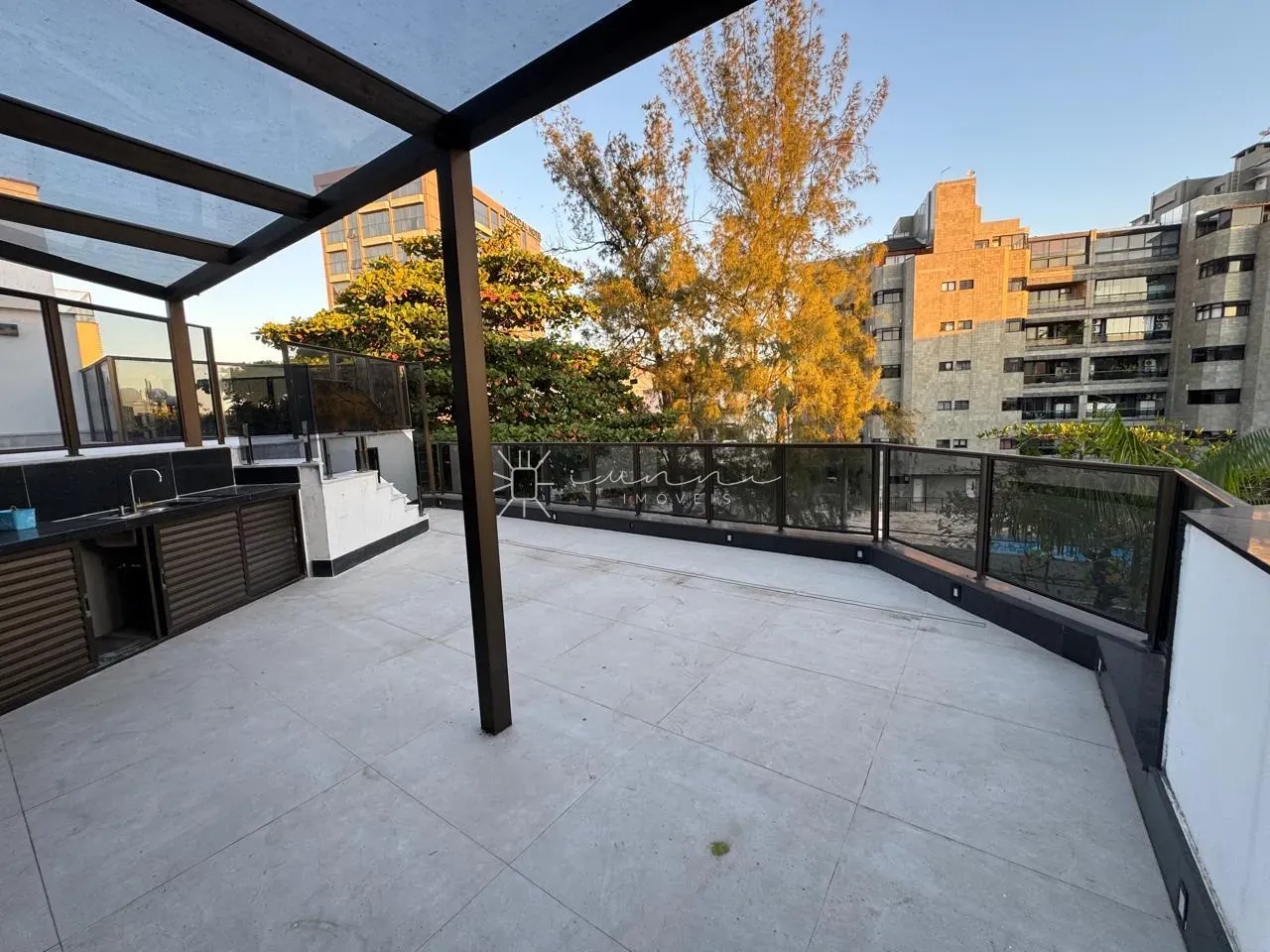 Penthouse with 5 bedrooms and 5 en-suite baths — photo 17