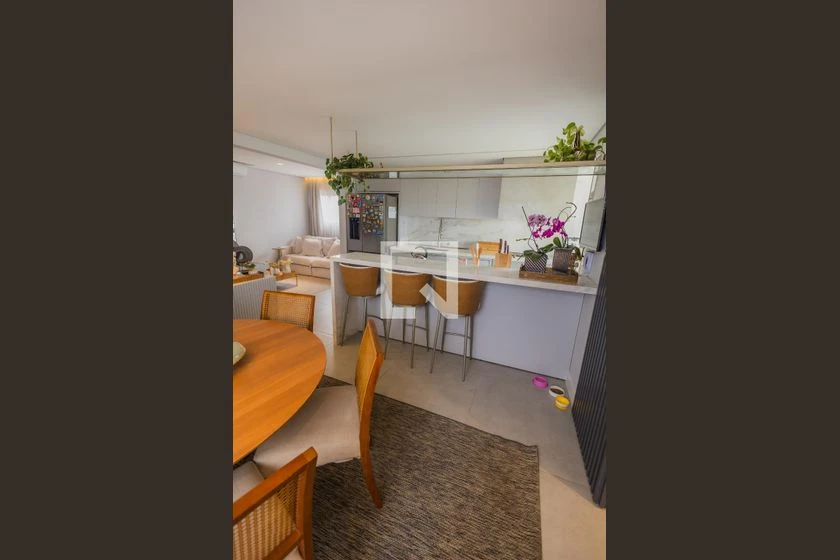 Apartamento com 4 quartos e 3 banheiros — photo 2