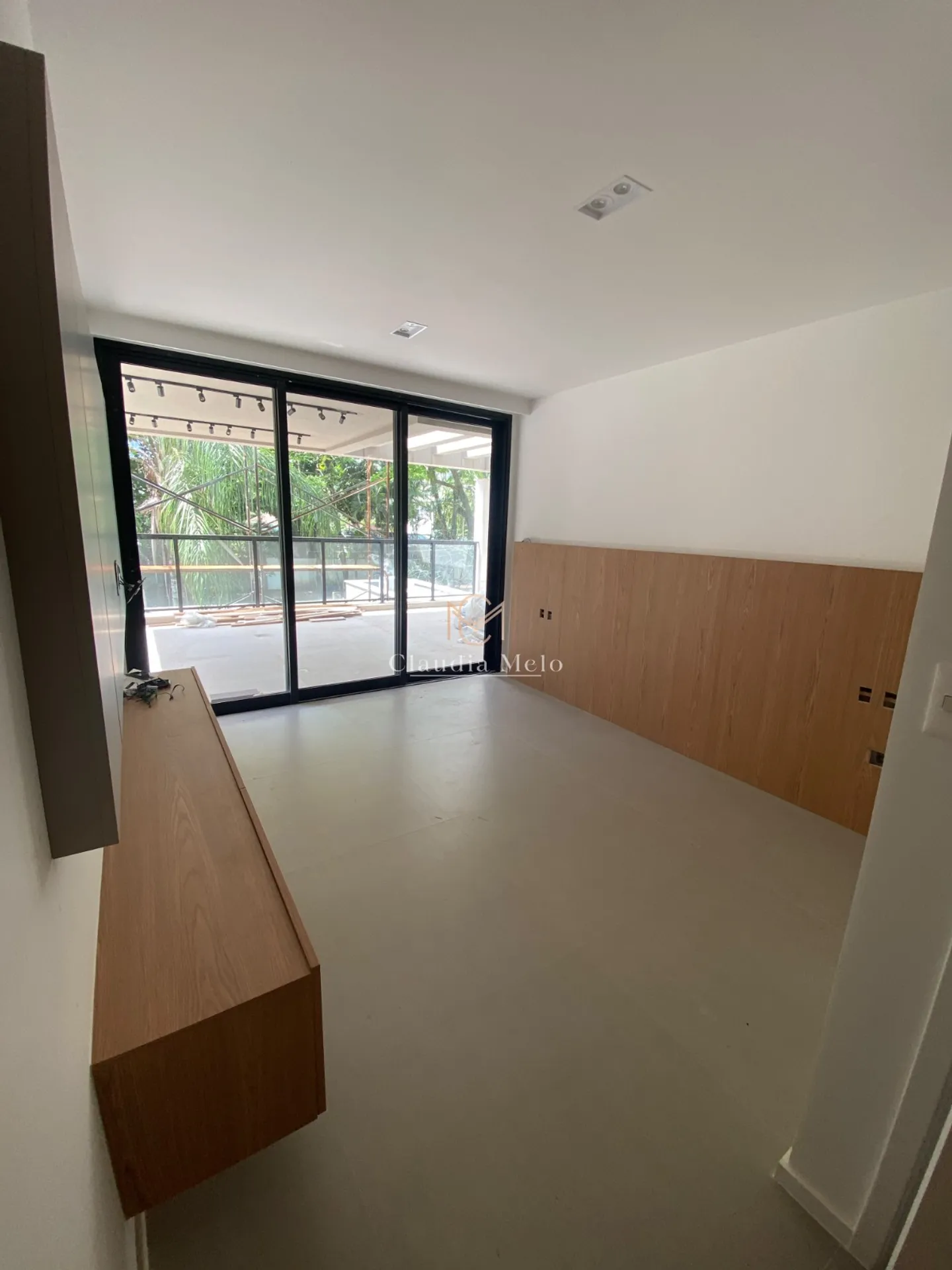 360 m² house with 3 en-suite bedrooms and private garden — photo 6