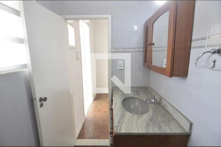 Apartamento com piso de madeira ou laminado, Benfica — photo 37