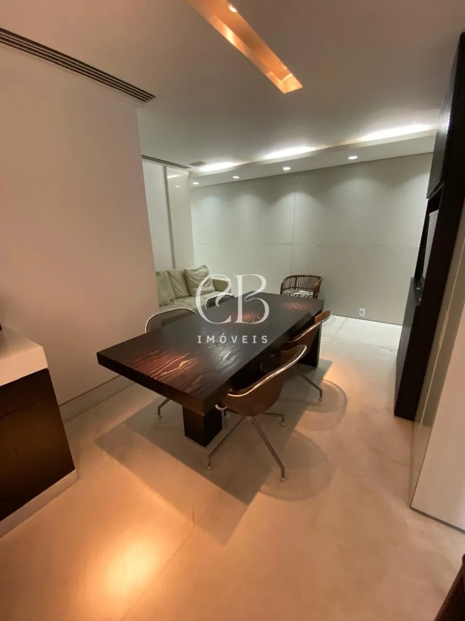 Furnished apartment with 2 bedrooms and open-plan kitchen — photo 8