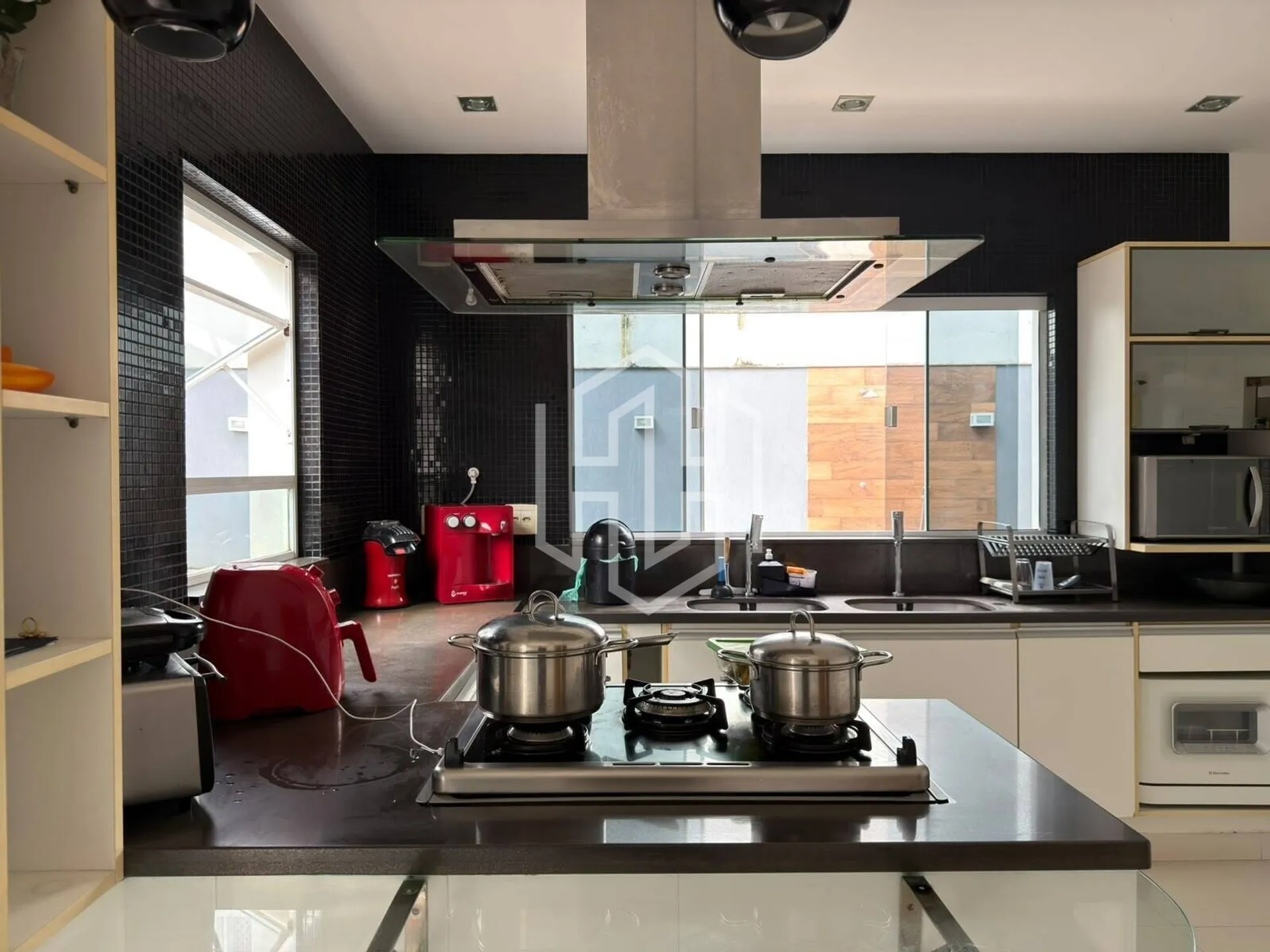 Балкон з грилем та 5 спалень: будинок 450 м² — photo 20