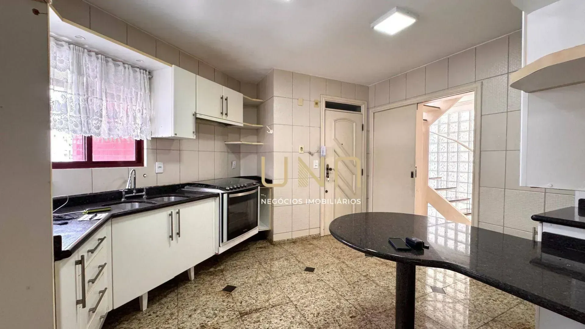 Cobertura mobiliada com 4 suítes e 5 banheiros, 415 m² — photo 6