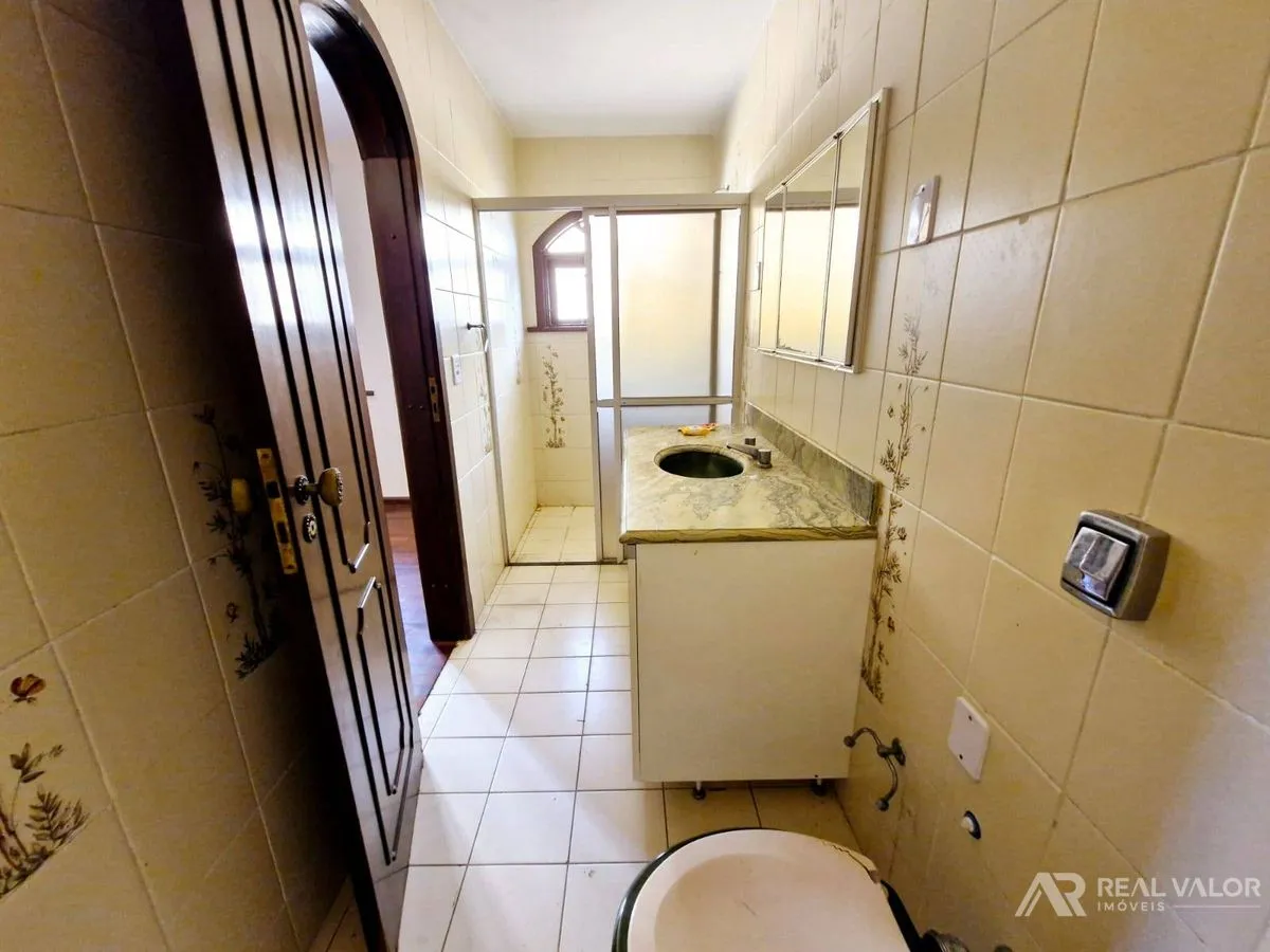 Furnished house with 8 bedrooms and 510 m² — photo 13