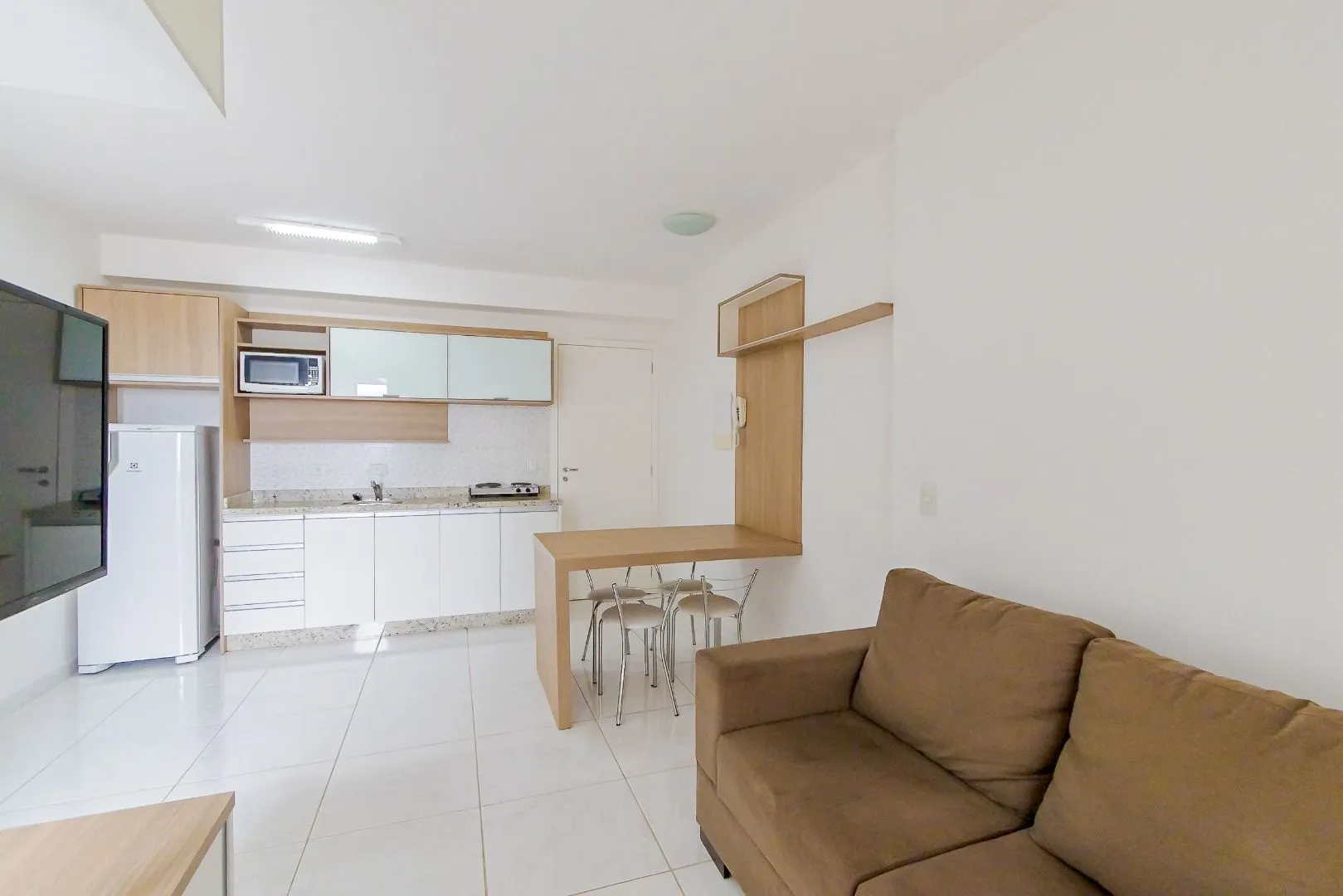 Furnished 1-bedroom apartment with balcony — photo 13