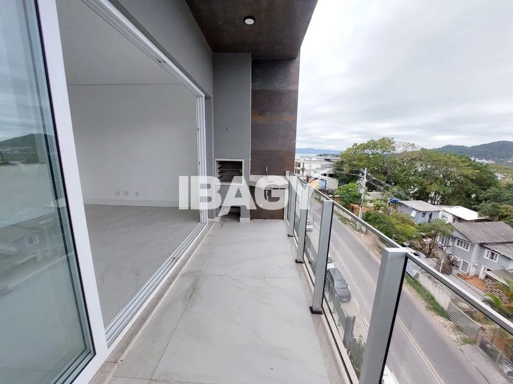 Furnished 133 m² apartment with 3 en-suite bedrooms — photo 9