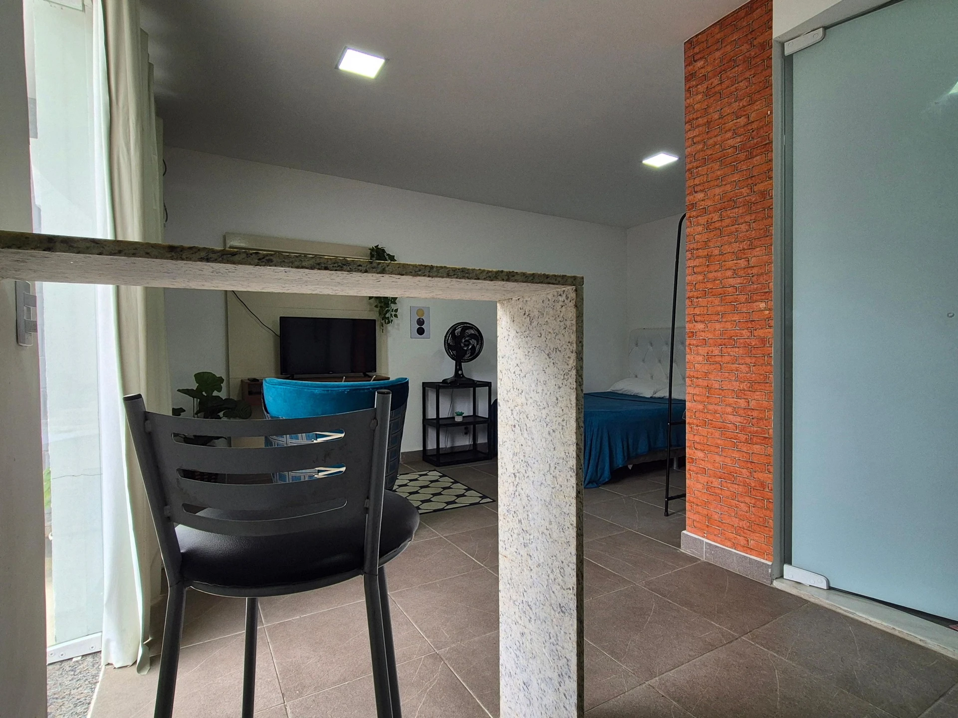 Furnished apartment with 1 bedroom and 1 en-suite bath — photo 13