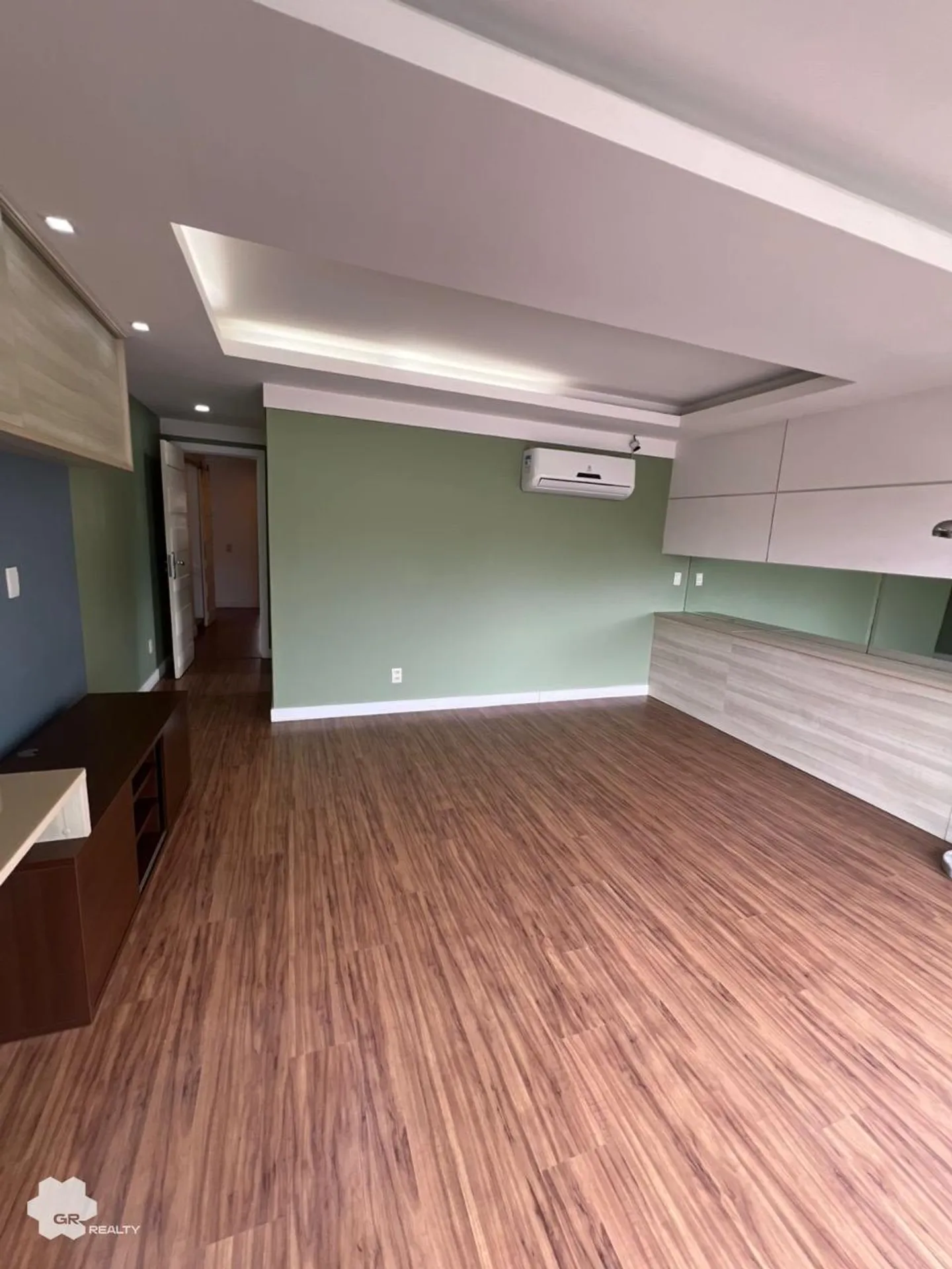 House with 6 en-suite bedrooms and 468 m² of space — photo 24