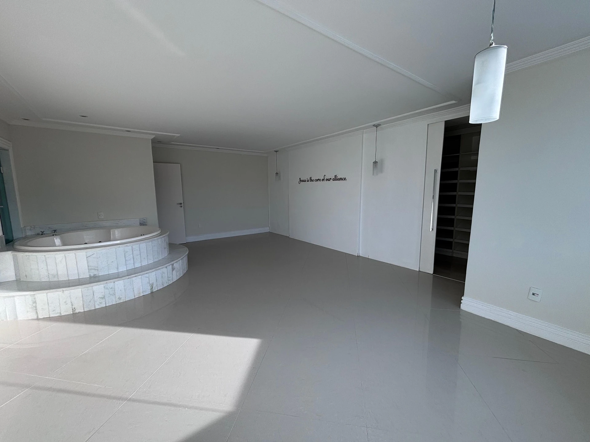 Condo house with 6 bedrooms and a balcony grill — photo 100