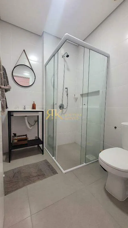 Furnished 48 m² studio with 1 ensuite and 1 parking spot — photo 2