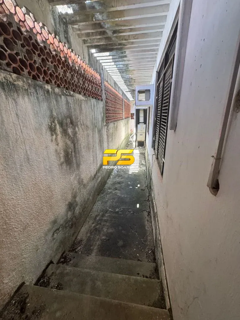 Unfurnished house for rent with 12 bedrooms and 5 baths — photo 14