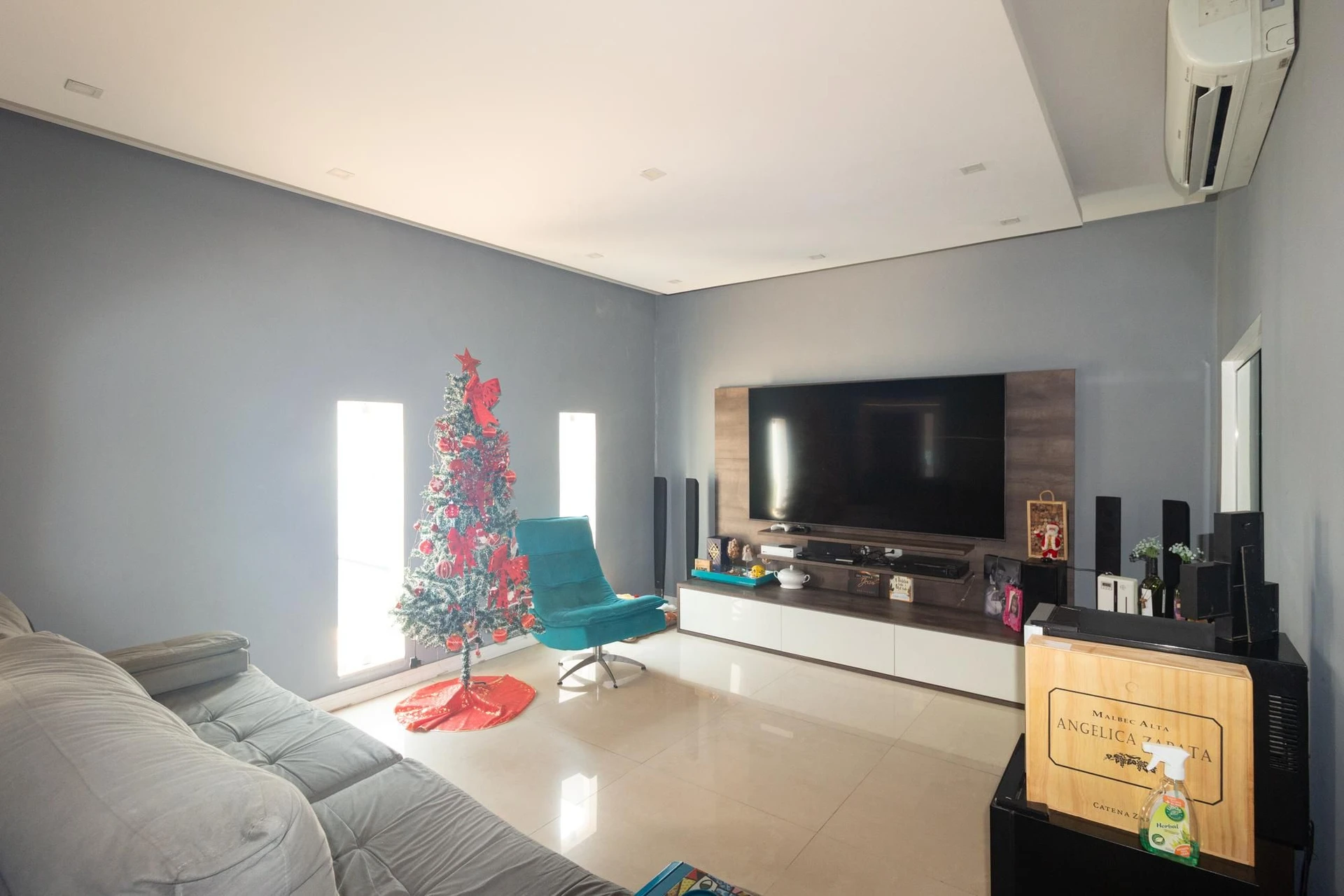 Furnished house, 285 m², with a private pool